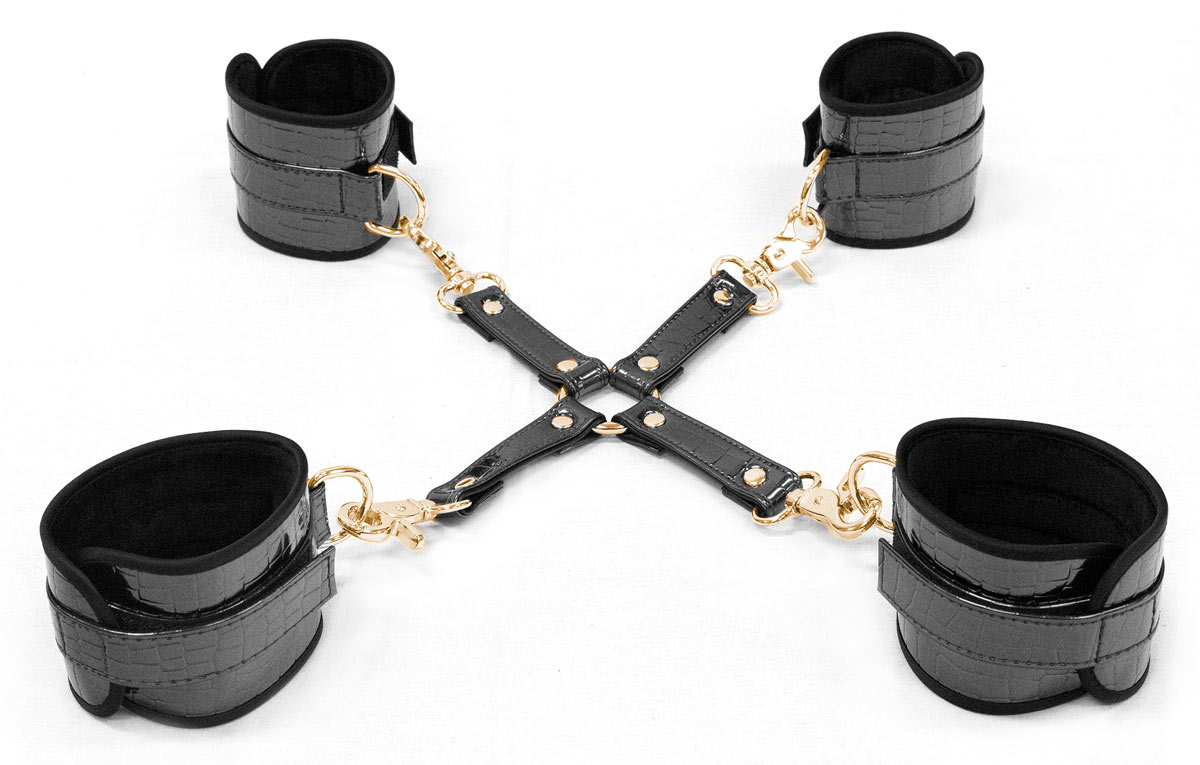 Faux+Leather+Wrist+And+Ankle+Restraints+With+Hogtie+In+Crocodile+Print
