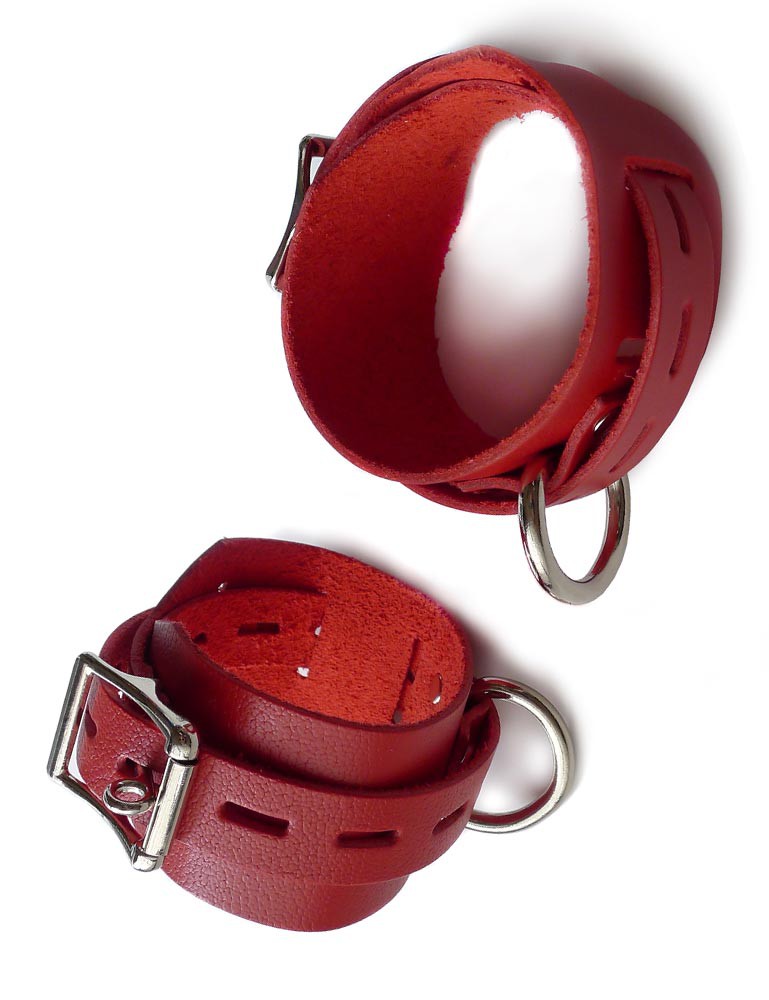 Buckle+and+Lock+Leather+Wrist+Cuffs