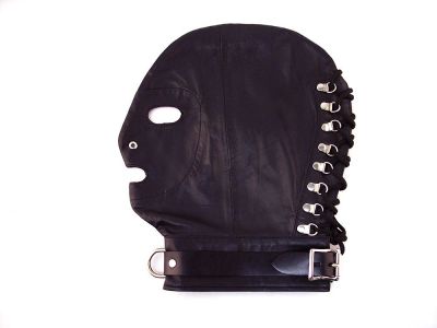 Rouge Leather Mask With D Ring And Lock Strap